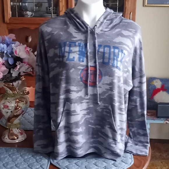 Tailgate New York Knicks Hoodie - Picture 1 of 7